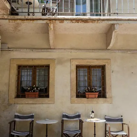 Palazzo Fracastoro 3*